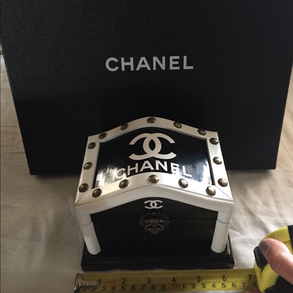 Authentic Chanel bangle. - Picture 4 of 6
